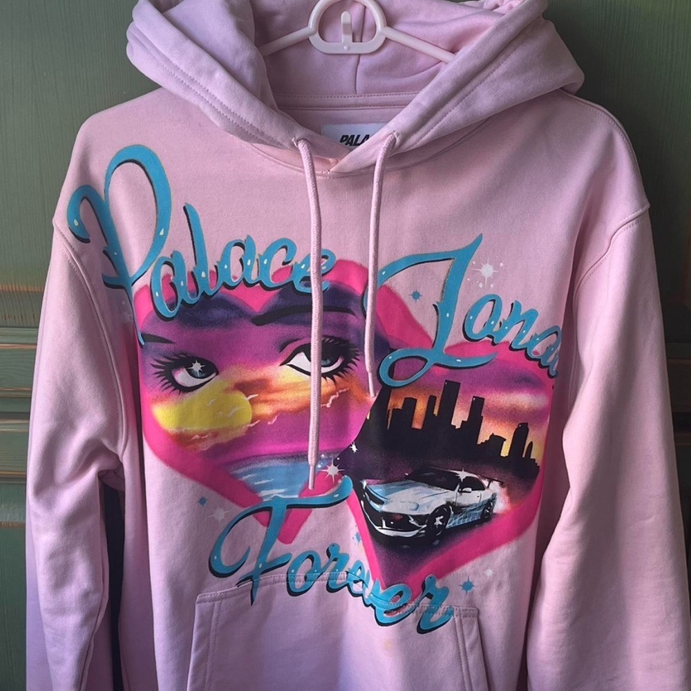 palace London forever hoodie size M, 100% cotton. Minor faint stain.